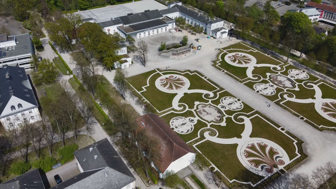 Schlosspark in Schloss Neuhaus | Volkmar Bilke